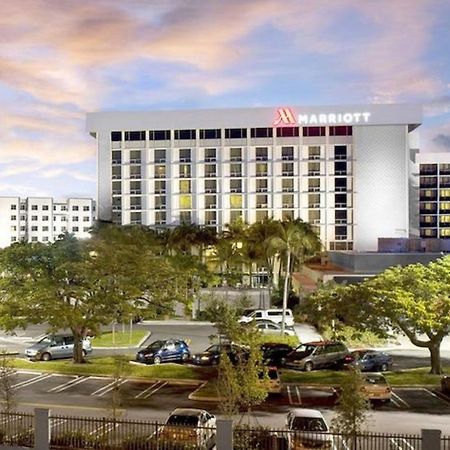 ไมอามี แอร์พอร์ต แมริออท Hotel ภายนอก รูปภาพ
